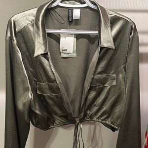 Beautiful womens olive green long sleeve open front blazer blouse!!!